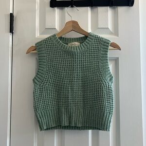 Jessica Simpson Green Sleeveless Sweater